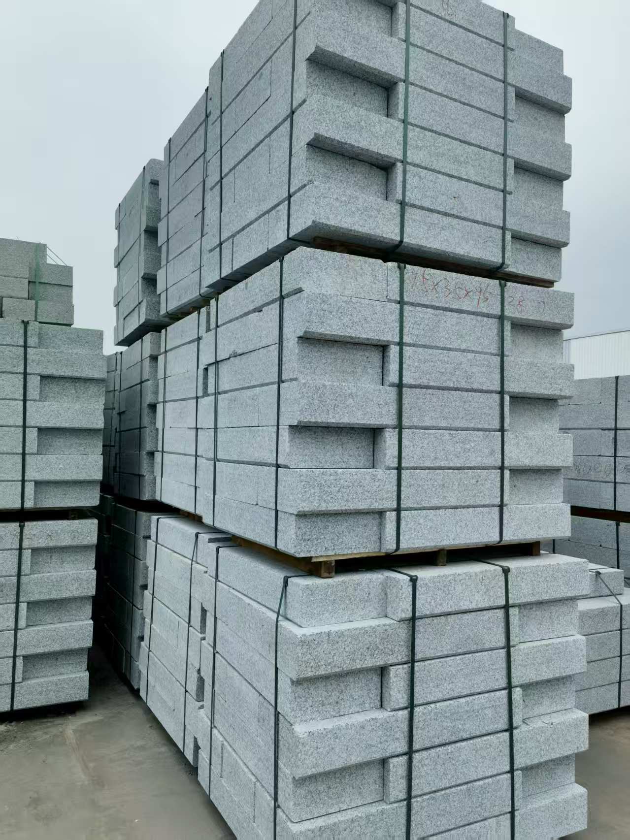 萍乡 路沿石，板板正正的路沿石