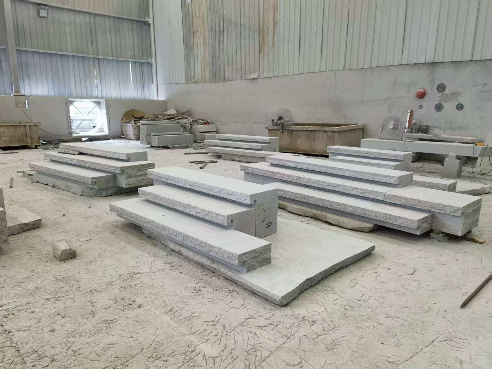 萍乡 整石台阶（大面火烧+侧面自然面），出货前厂内拼装