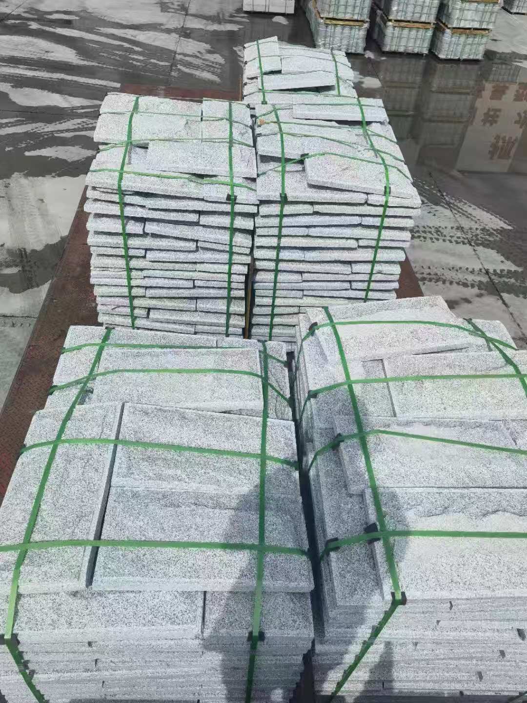 萍乡 芝麻白蘑菇石装车出货