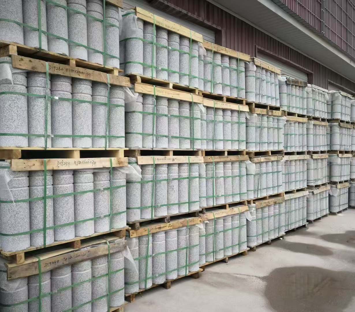 萍乡 芝麻白挡车柱、阻车桩、隔离柱